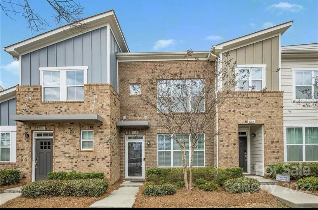 1614 Pat Garrett St in Charlotte, NC - Building Photo
