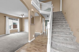 700 SW 27th Way in Troutdale, OR - Building Photo - Building Photo