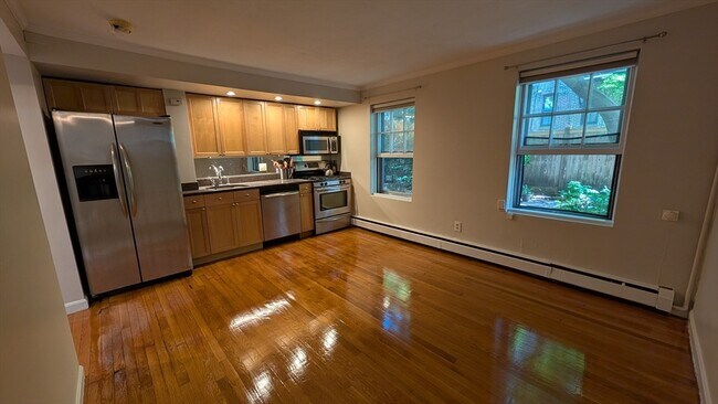 38 Lawrence St, Unit 17 in Boston, MA - Building Photo - Building Photo