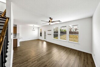 10115 Pearl Creek in San Antonio, TX - Building Photo - Building Photo