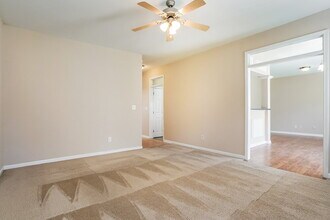8152 Rolling Glenn Dr in Raleigh, NC - Building Photo - Building Photo