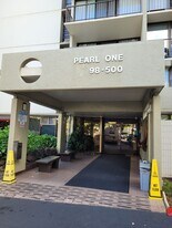 98-500-500 Koauka Loop in Aiea, HI - Building Photo