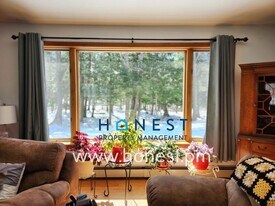 12 Joey Ln in Augusta, ME - Building Photo