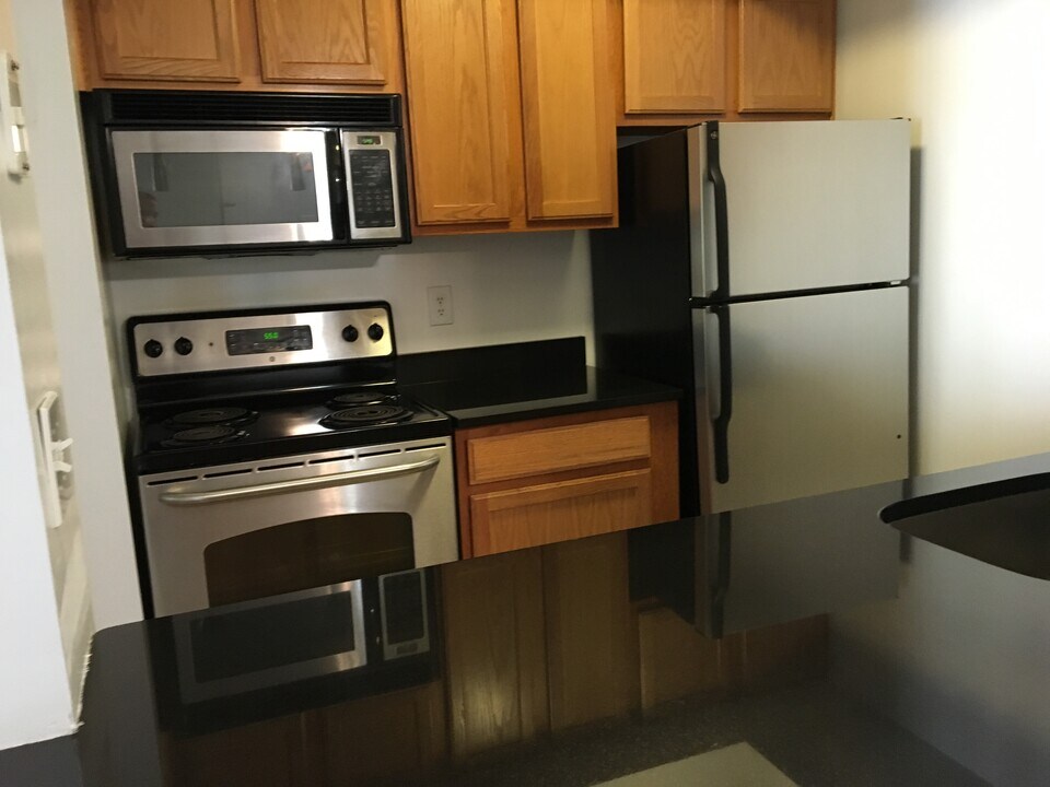 14803 Rydell Road, Unit 103 in Centreville, VA - Building Photo