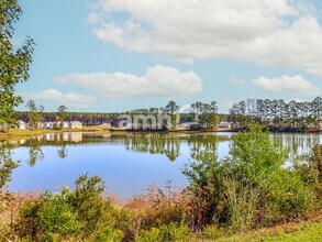 221 Dogwood Cir in Savannah, GA - Foto de edificio - Building Photo