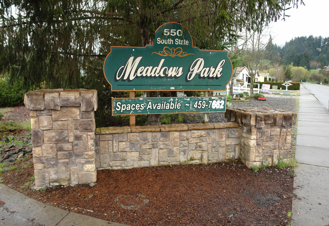 Meadows Park in Sutherlin, OR - Building Photo - Building Photo