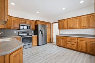 4307 Briarwood Dr in Cedar Falls, IA - Foto de edificio - Building Photo