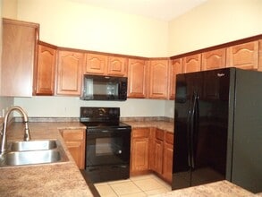 1061 Saint Johns Dr in Maryville, TN - Building Photo - Building Photo