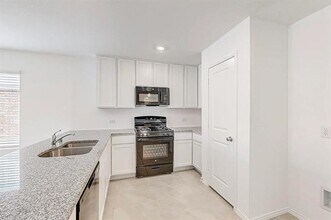 2813 Ozark Cir in Oak Point, TX - Foto de edificio - Building Photo