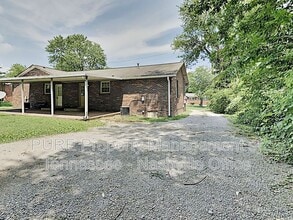 4212 A Sweden Dr in Hermitage, TN - Building Photo - Building Photo
