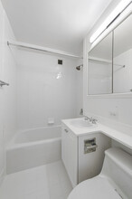 136 E 55th St in New York, NY - Building Photo - Building Photo