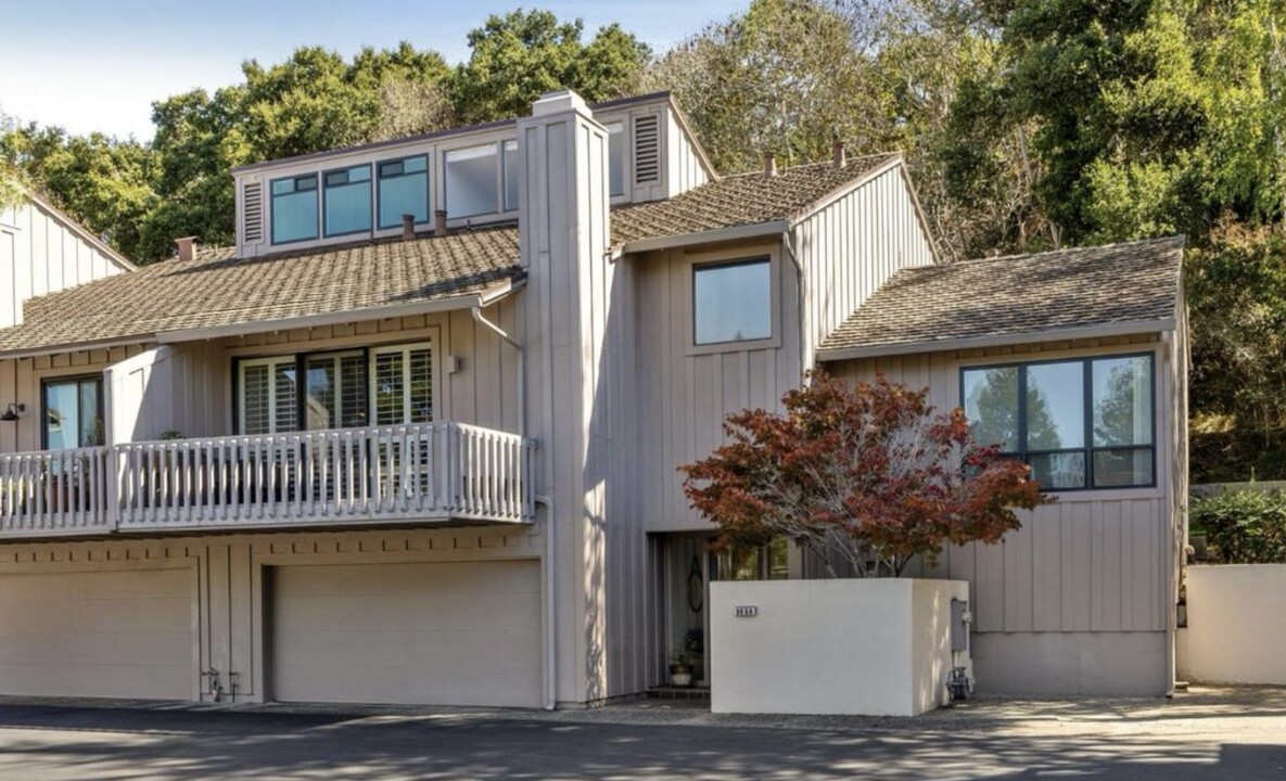 9968 Willow Ct in Carmel By The Sea, CA - Foto de edificio