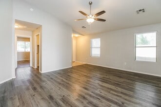 5605 S 11th Pl in Phoenix, AZ - Building Photo - Building Photo