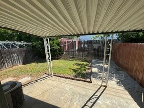 3705 Moonbeam Dr in Sacramento, CA - Building Photo - Building Photo
