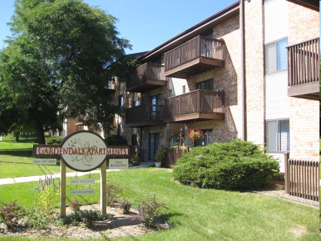 Gardendale Apartments in Milwaukee, WI - Foto de edificio - Building Photo