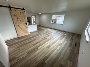 1260 E 4th N in Mountain Home, ID - Foto de edificio - Building Photo