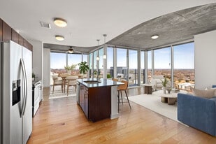 Skyhouse Raleigh in Raleigh, NC - Building Photo