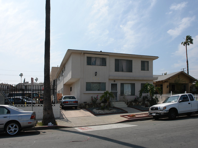 713 N Harvard Blvd in Los Angeles, CA - Building Photo - Building Photo