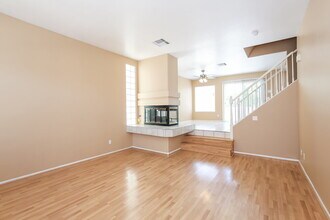 3428 Mariner Beach Dr in Las Vegas, NV - Building Photo - Building Photo