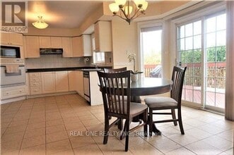 5431 McFarren Blvd in Mississauga, ON - Building Photo - Building Photo