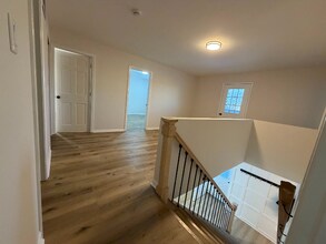 11401 W 78th Ct in Saint John, IN - Foto de edificio - Building Photo