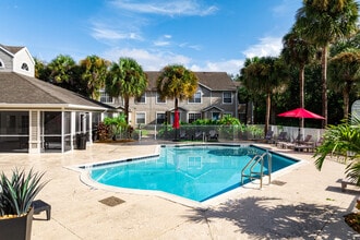 Windsong Club in Naples, FL - Foto de edificio - Building Photo