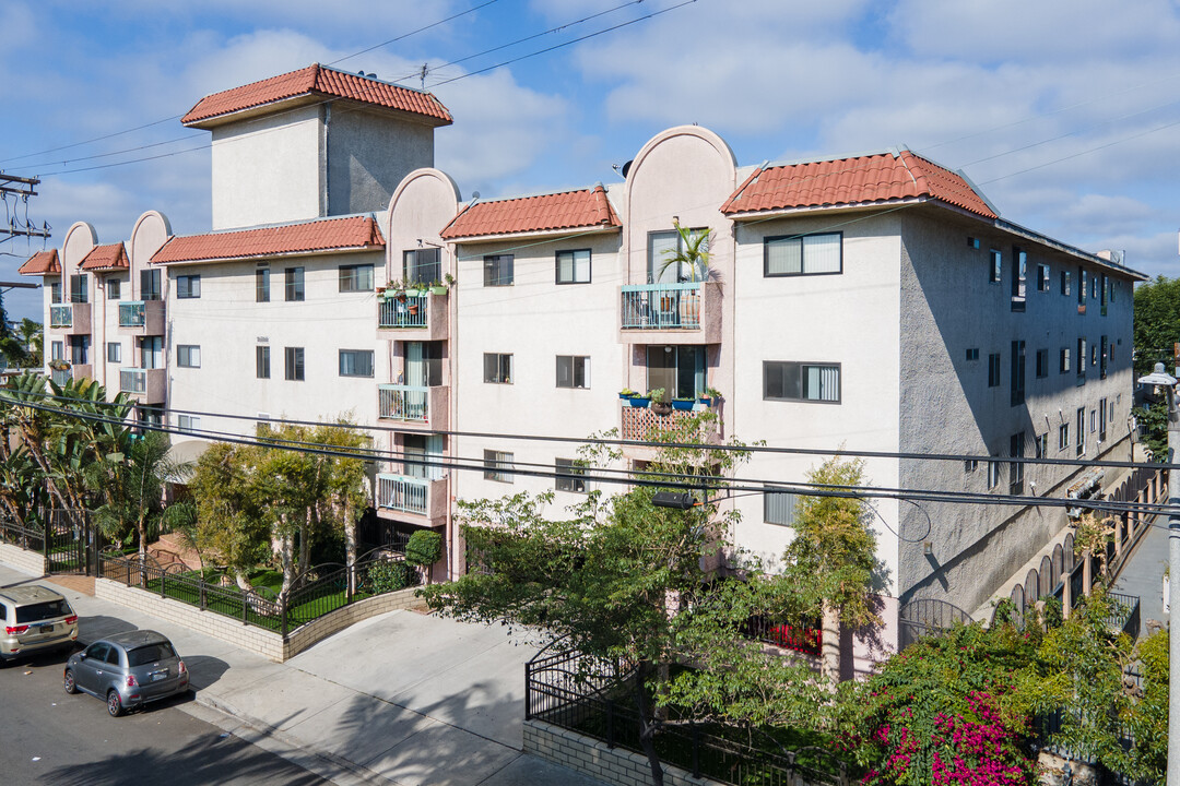 Las Palmas Apartments in Los Angeles, CA - Building Photo