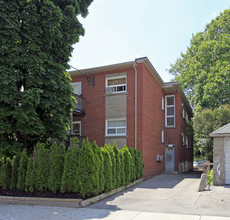 12 Sand Beach Rd in Toronto, ON - Building Photo - Building Photo