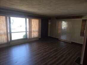 28 Burt St in Acushnet, MA - Foto de edificio - Building Photo