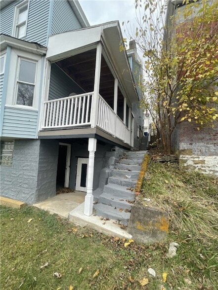 1820 Westmont Ave, Unit M-03 in Pittsburgh, PA - Building Photo - Building Photo