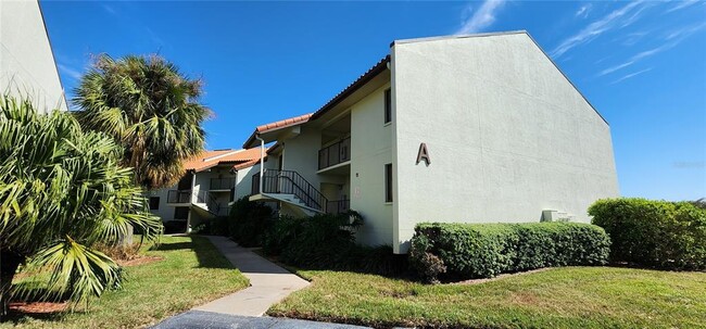 1515 Pinellas Bayway S in Tierra Verde, FL - Foto de edificio - Building Photo