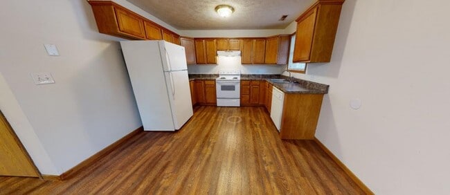 property at 907 W Cherry St