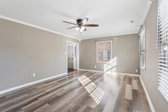 380 Circuit Ln in Newport News, VA - Building Photo - Building Photo