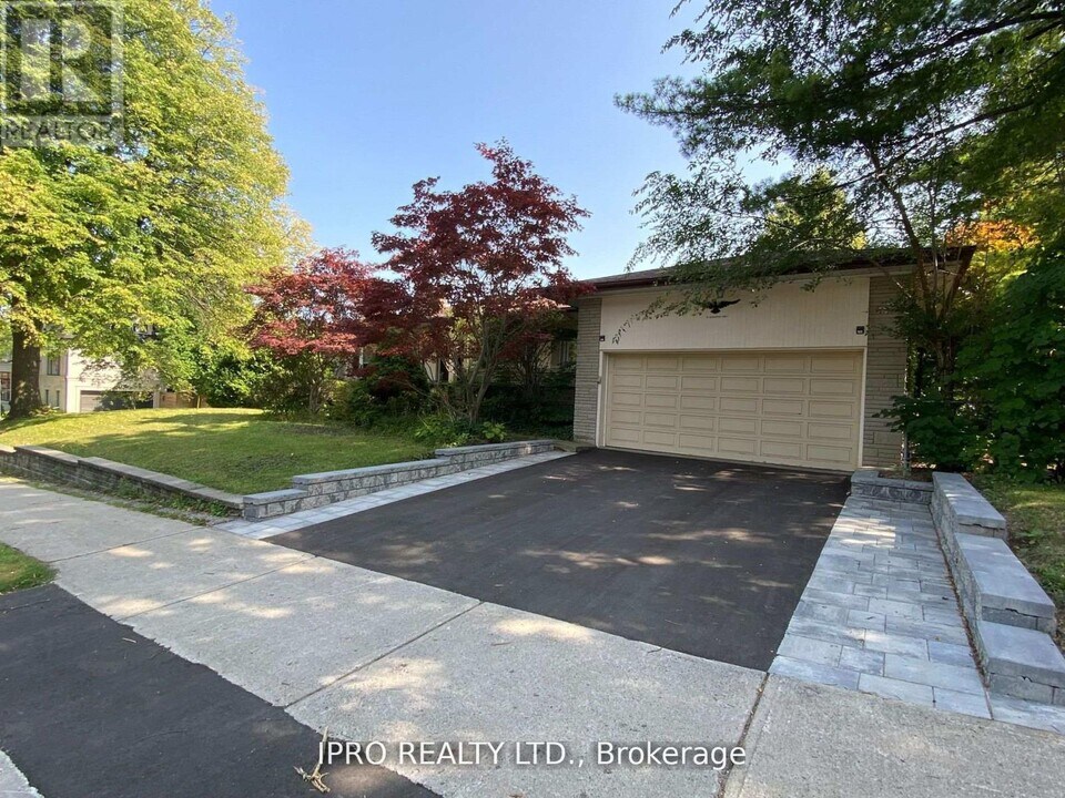 56 Morewood Crescent in Toronto, ON - Building Photo