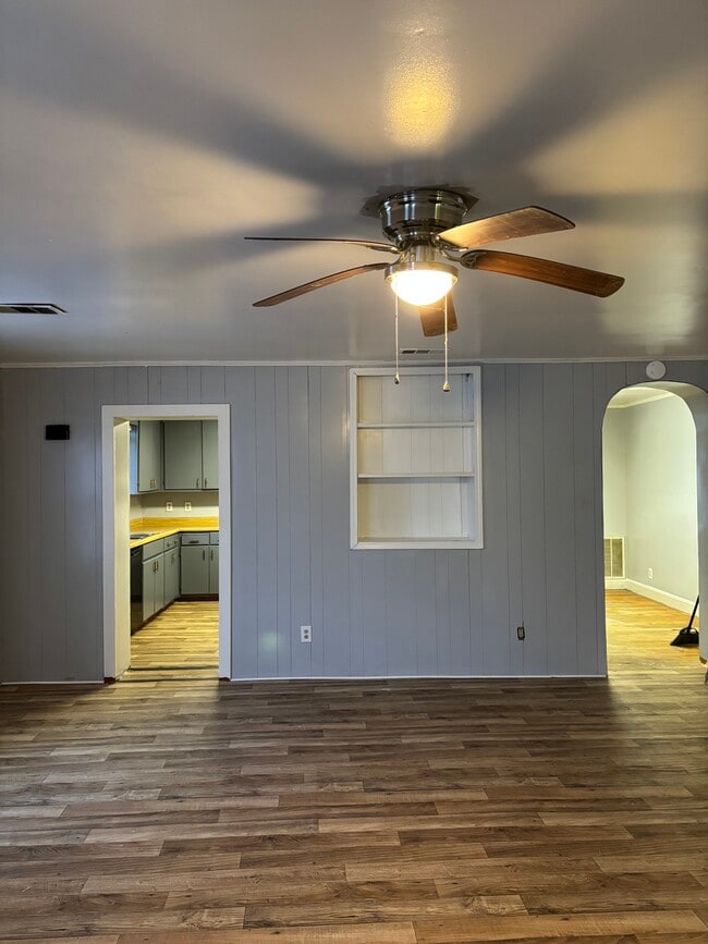 property at 330 E Missouri St