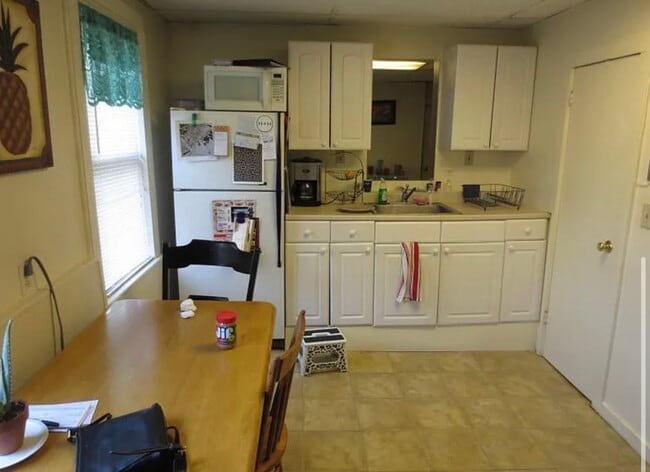 114 W 8th St, Unit 2 in Boston, MA - Building Photo - Building Photo