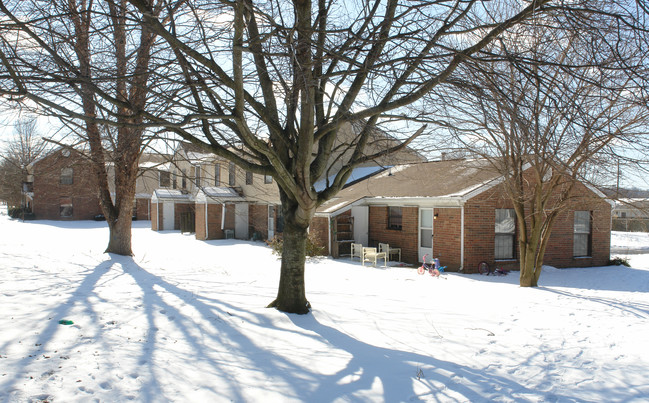 Lawrence Commons Apartments in South Point, OH - Foto de edificio - Building Photo