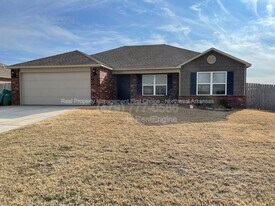 2429 Sebright Ave in Springdale, AR - Building Photo