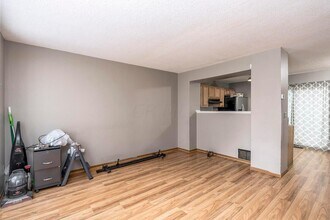 7695 Barkwood Dr, Unit 7695 in Worthington, OH - Building Photo - Building Photo