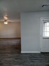 1207 Klondike St in San Antonio, TX - Building Photo - Building Photo