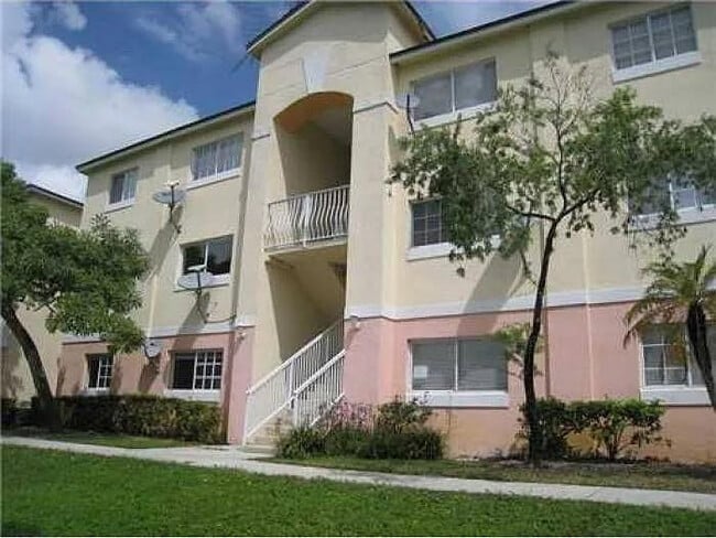 3610 N 56th Ave in Hollywood, FL - Building Photo - Building Photo