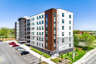 Six Nine Nine Niagara in Welland, ON - Building Photo