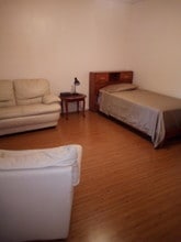 1008 Martin Luther King Jr Dr, Unit Studio Apartment B in Paducah, KY - Building Photo - Building Photo