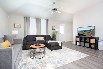 6943 Emerald Valley in San Antonio, TX - Building Photo - Building Photo