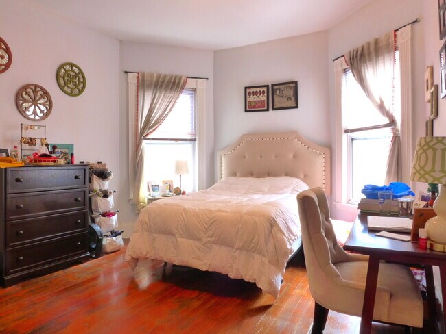25 Marion St