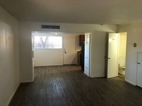 2601 N Kentucky Ave in Roswell, NM - Building Photo - Building Photo