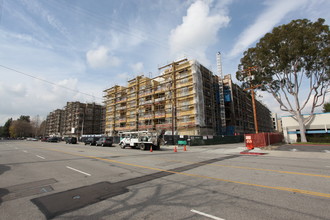 Ascent at Warner Center in Woodland Hills, CA - Building Photo - Building Photo