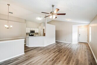 8852 St Lucia Ct, Unit 12-B in Jacksonville, FL - Building Photo - Building Photo