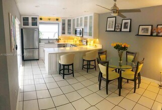 13993 SW 94th Cir Ln in Miami, FL - Building Photo - Building Photo