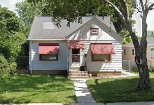 4714 N 73rd St in Milwaukee, WI - Building Photo